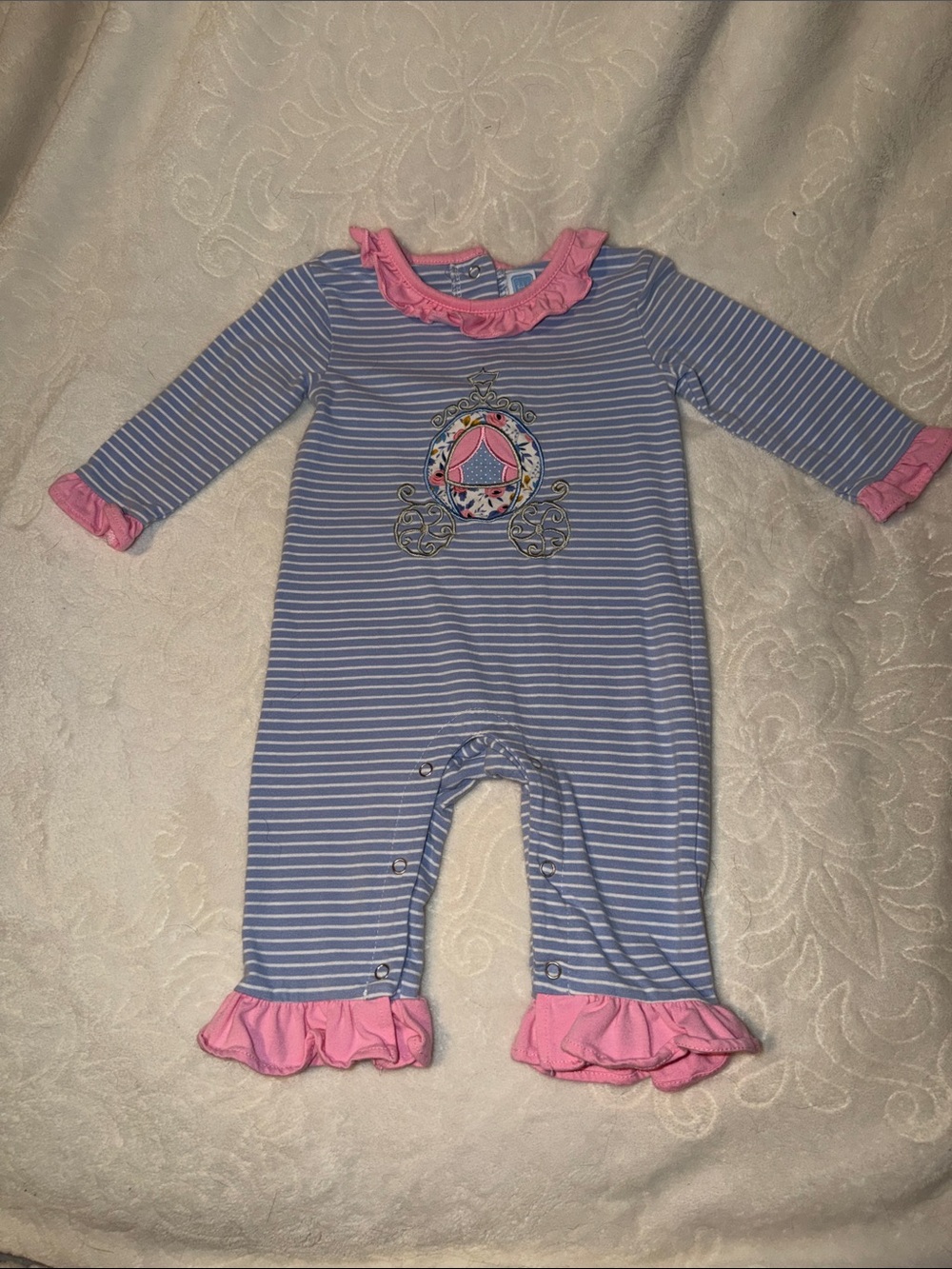 Trotter St Kids Striped Cinderella Carriage Appliqué Long Sleeve Romper sz 6m